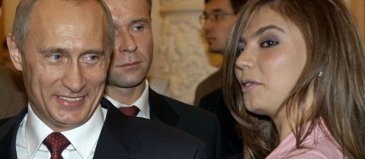 Vladimir Putin y la gimnasta Alina Kabayev, en una imagen de 2004