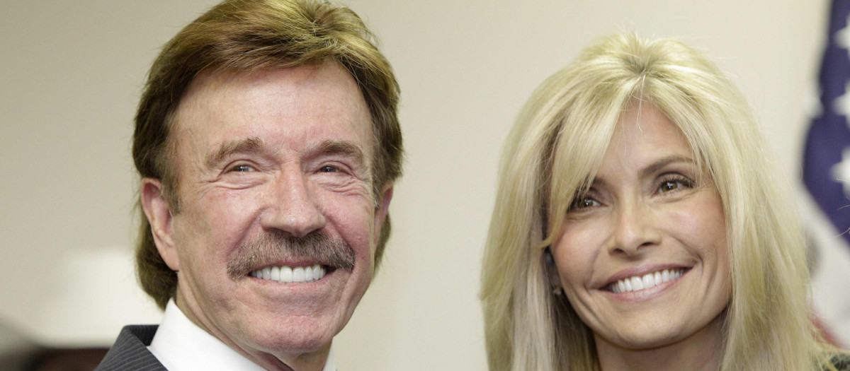 Chuck Norris junto a su esposa, Gena O'Kelley, en una imagen de 2010