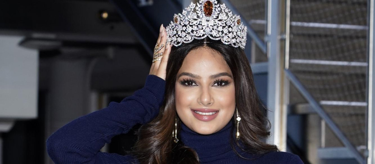 Miss Universe Harnaaz Sandhu of India visits the Empire State Building on Wednesday, Jan. 12, 2022, in New York.