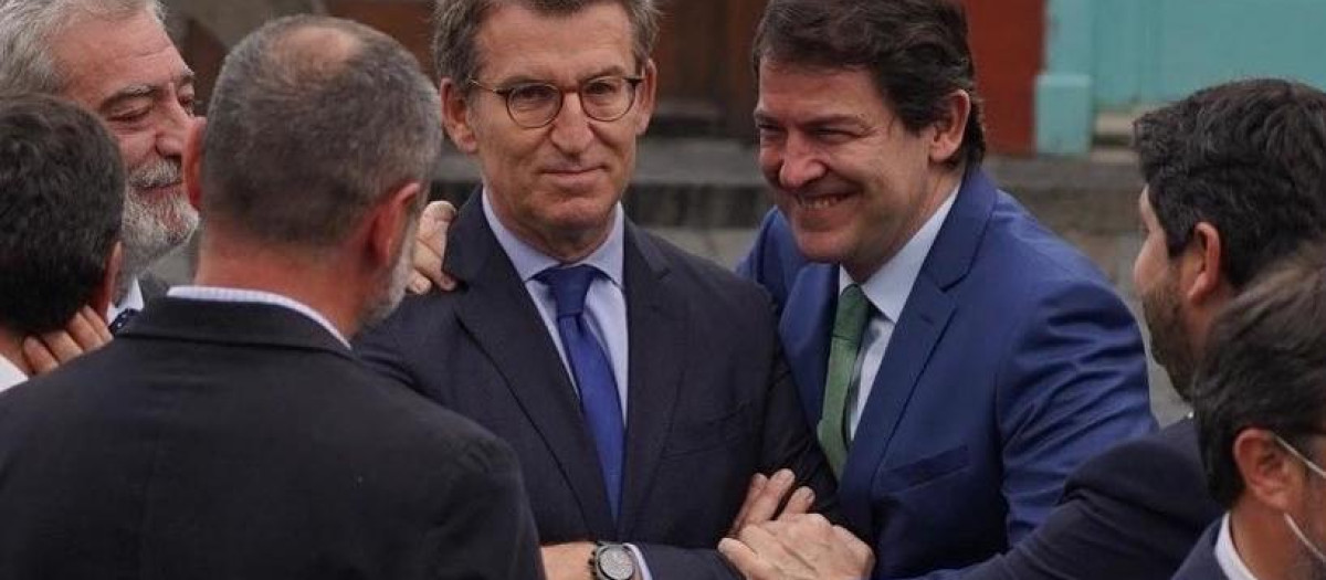 Mañueco y Feijóo tras el homenaje en La Palma