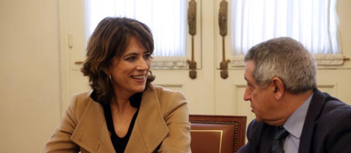 Dolores Delgado, presidiendo su primer Consejo Fiscal