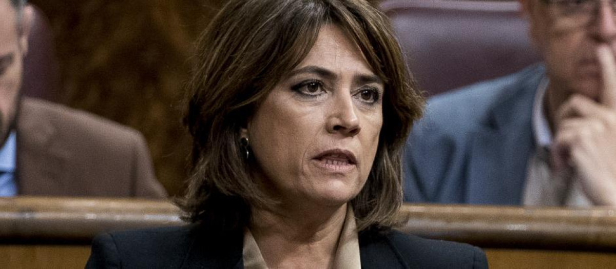 La fiscal general Dolores Delgado, entonces ministra de Justicia, en la sesión de control al Gobierno de 20 de febrero de 2019