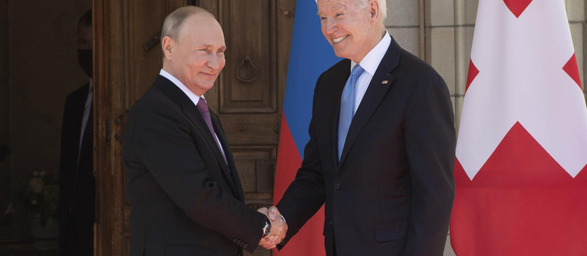El presidente Joe Biden y el presidente ruso Vladimir Putin