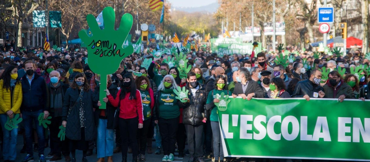 Manifestación de Somescola contra el fallo del 25% de castellano en las aulas en Barcelona