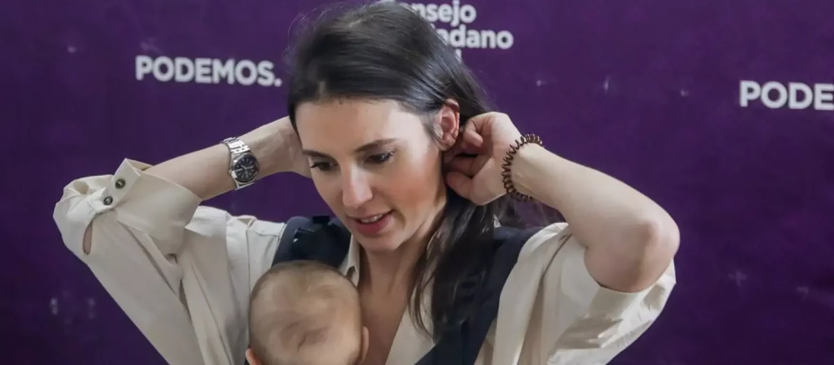 Irene Montero con uno de sus hijos pequeños