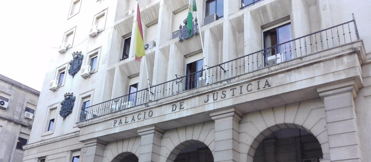 Fachada de la Audiencia de Sevilla