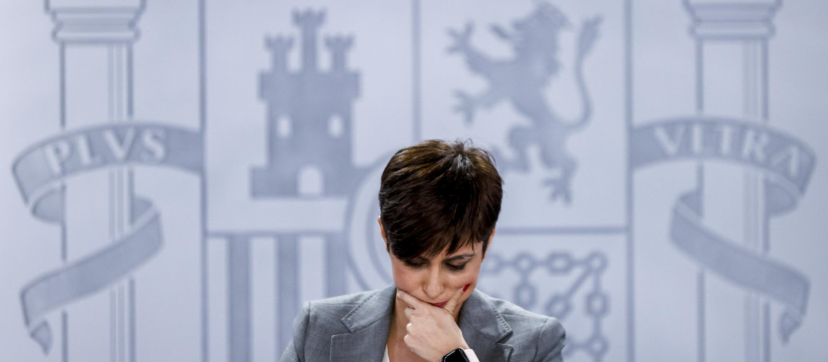 La ministra portavoz, Isabel Rodríguez, durante la rueda de prensa