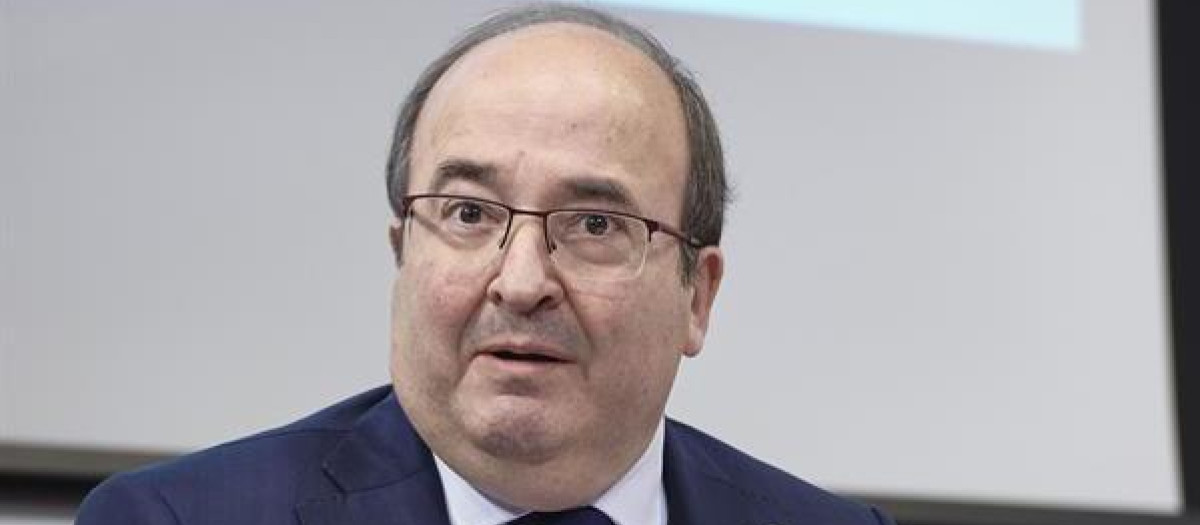 El Ministro de Cultura y Deportes, Miquel Iceta durante la presentación de los datos del Barómetro de Hábitos de Lectura y Compra de libros en España