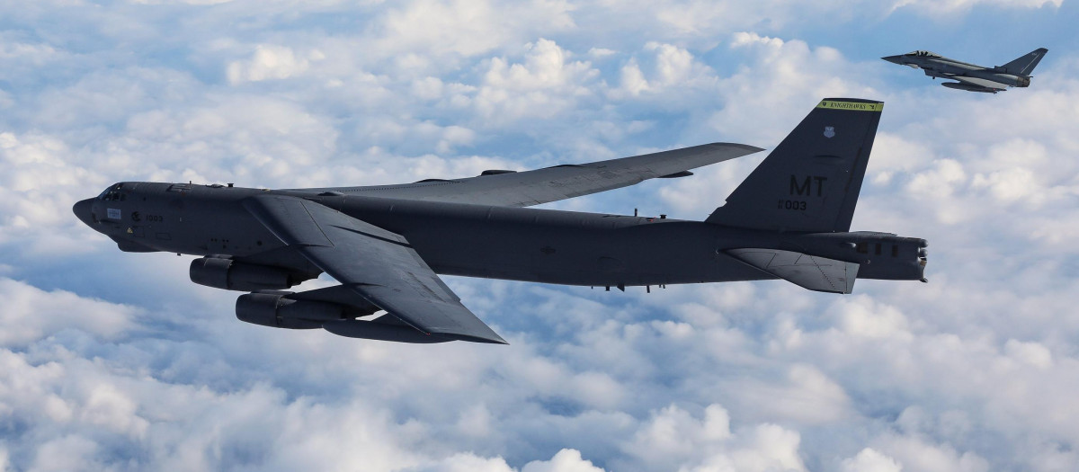 Bombarderos B52 de la fuerza aérea de EE.UU. llegando a Reino Unido