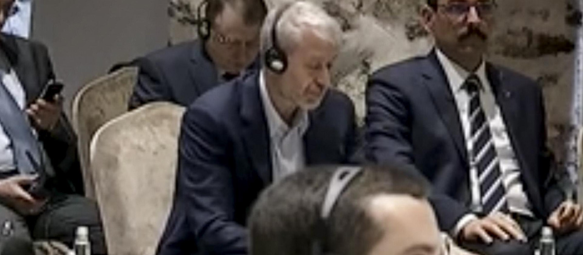 Roman Abramovich, durante su participación en la "fase inicial" de la mesa de conversaciones entre Rusia y Ucrania de este martes en Estambul