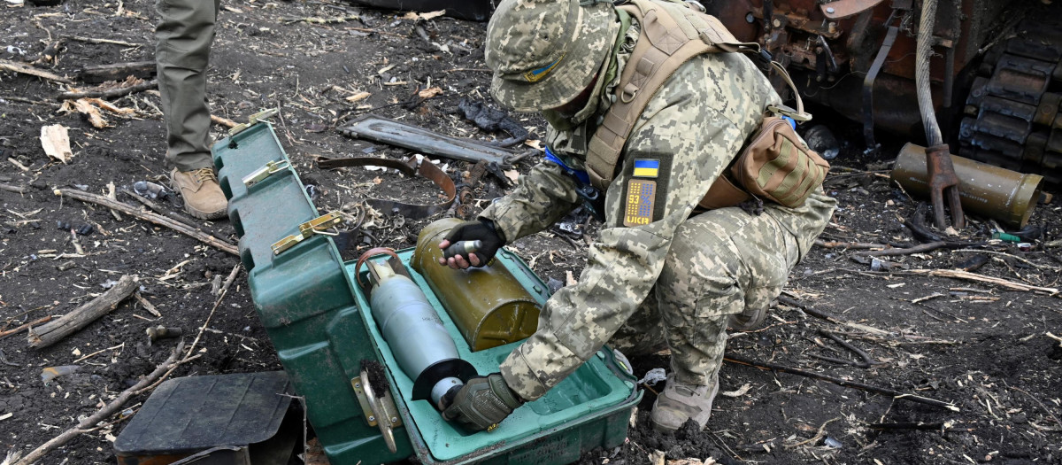 Soldado ucraniano tanque ruso