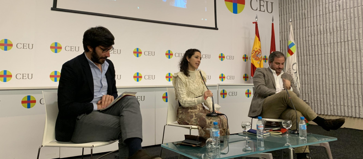 David Blázquez, María Solano y Ricardo Calleja durante la mesa redonda