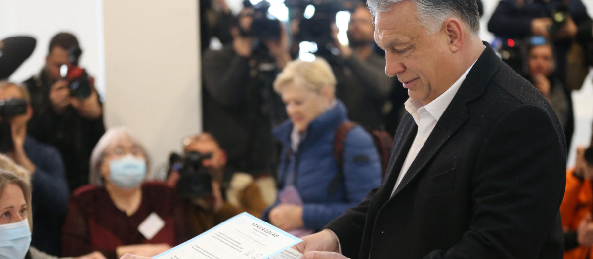 Viktor Orbán vota elecciones Hungría