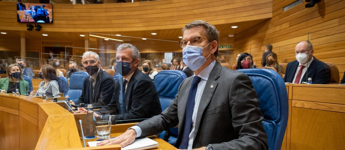 El presidente de la Xunta, Alberto Núñez Feijóo, este martes en el Parlamento gallego