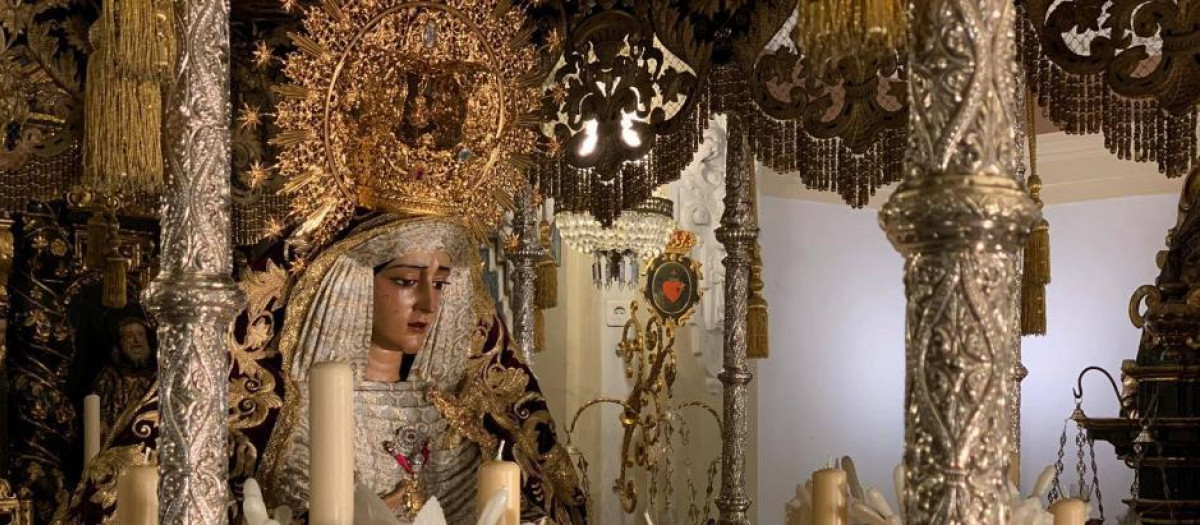 María Santísima de la Caridad en su Soledad, bajo palio