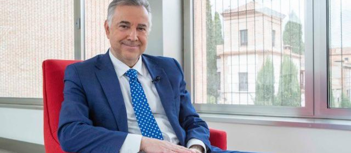 Jenaro Castro es el director y presentador de Plano General