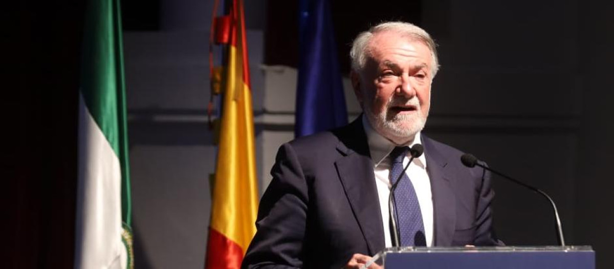 Jaime Mayor Oreja, en el acto de presentación de NEOS en Sevilla
