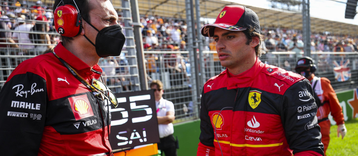 Carlos Sainz se lleva la cruz en un fin de semana en el que la cara brillaba para Leclerc