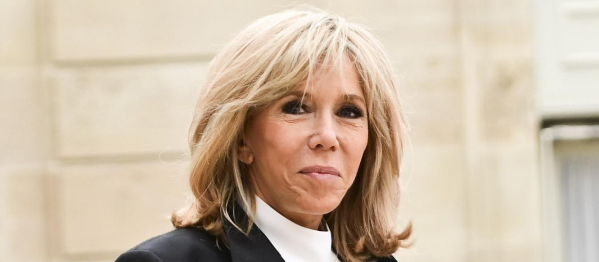 Brigitte Macron welcome Spain'sKing at the ElyseePalace in Paris, France March 11, 2020.
