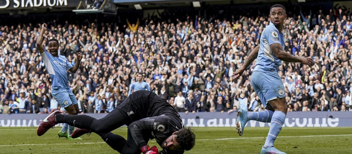 Gabriel Jesús celebra el 2-1