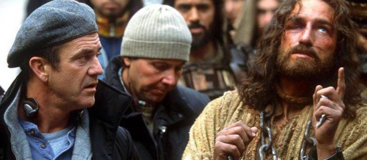 Mel Gibson junto a Jim Caviezel en el rodaje de La Pasión