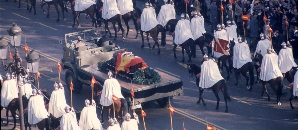 Imagen de la comitiva del funeral