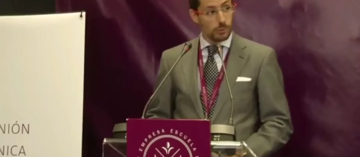 Alberto Luceño durante una conferencia