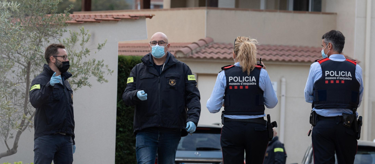 Una mujer y su hija han sido asesinadas en una vivienda de Lloret de Mar (Girona), donde también ha sido hallado el cadáver del marido, que, según las primeras pesquisas, se ha suicidado tras cometer el doble crimen