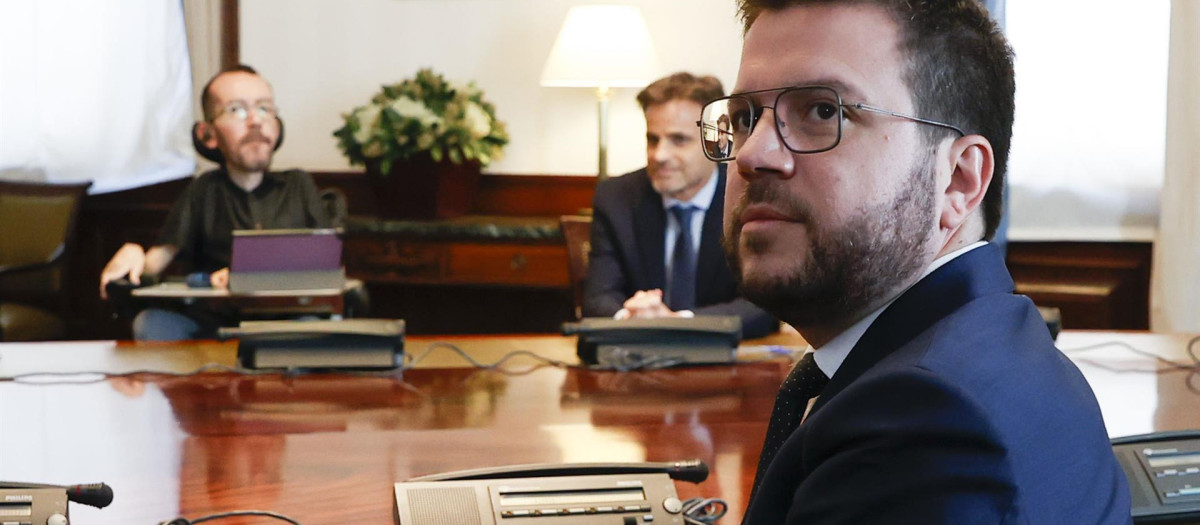 Pere Aragonès en su reunión en el Congreso con representantes de los Unidas Podemos