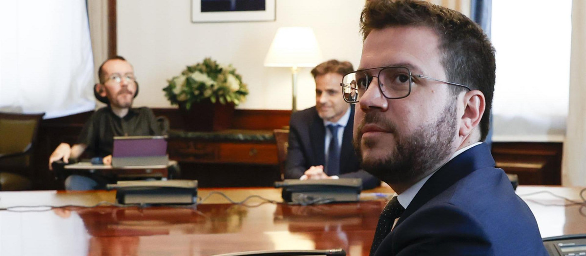 Pere Aragonès en su reunión en el Congreso con representantes de los Unidas Podemos
