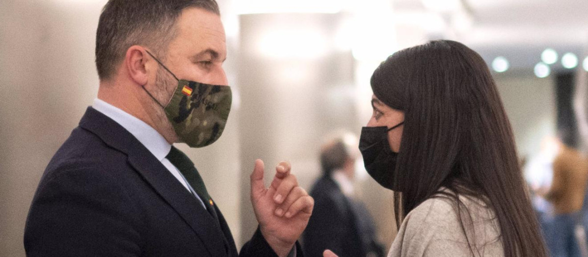 Santiago Abascal y Macarena Olona en el Congreso