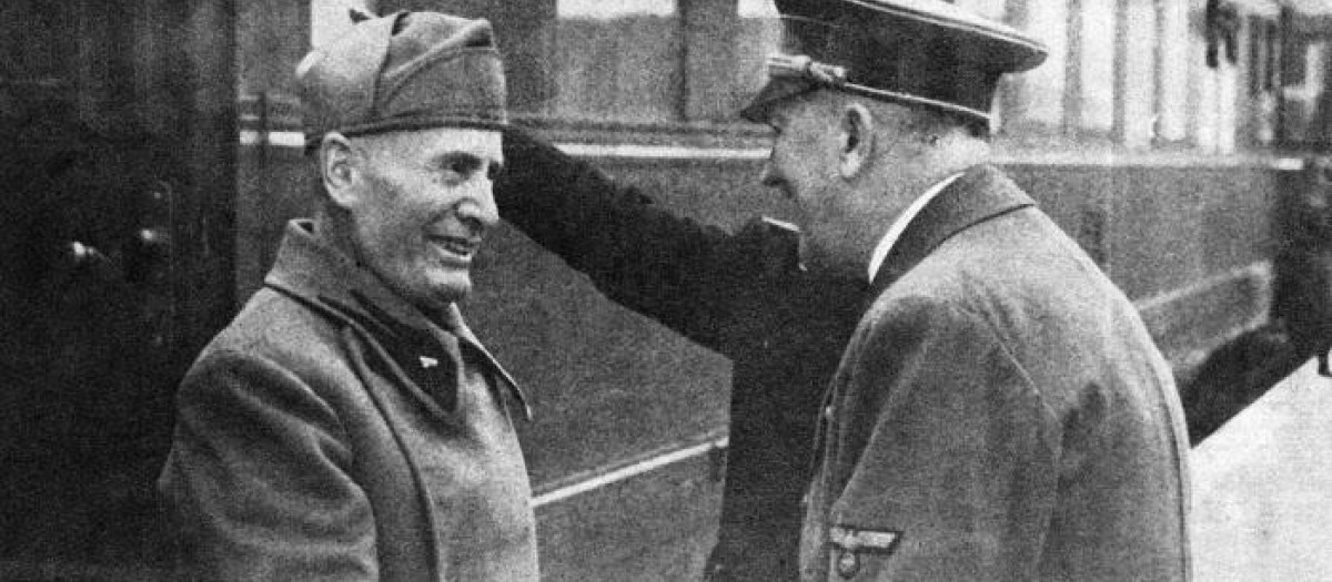 Mussolini despide a Hitler en abril de 1944