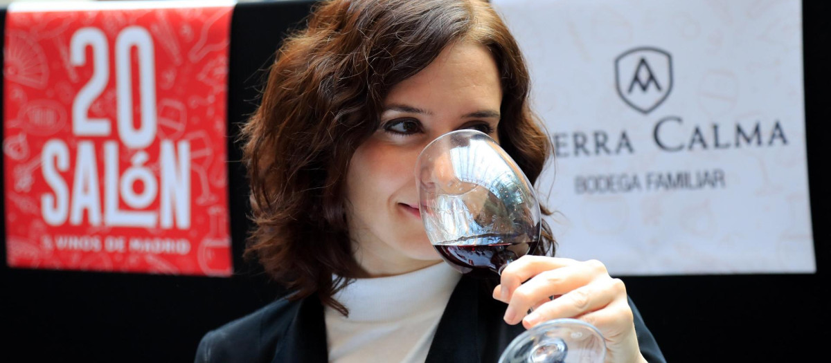 Isabel Díaz Ayuso en el Salón del Vino de Madrid de 2019