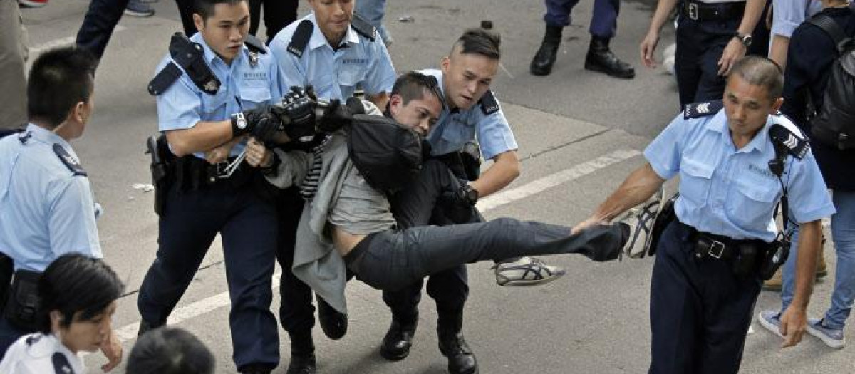 La policía china frena de forma "despiadada" la disidencia en Hong Kong