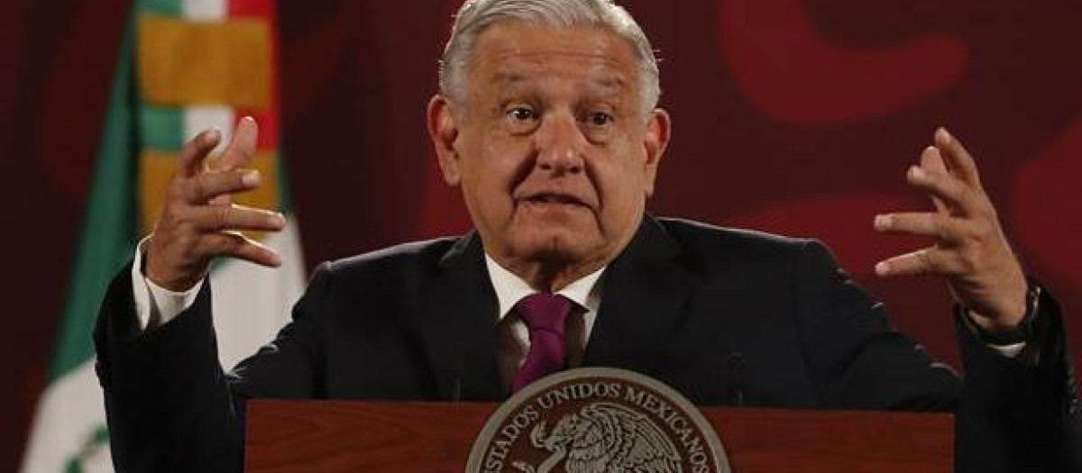 Andrés Manuel López Obrador en su rueda de prensa mañanera en la residencia de Los Pinos