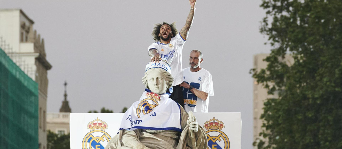 Marcelo corona la diosa Cibeles