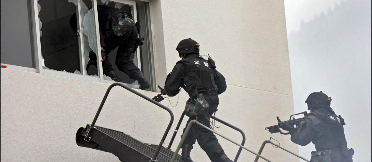 Sigues los actos de persecución