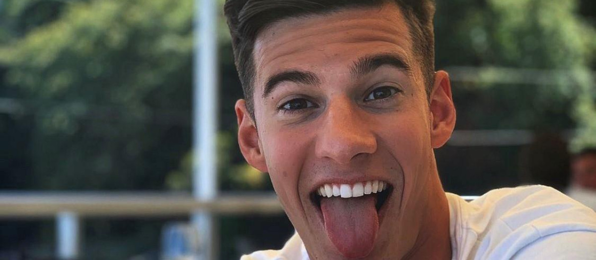 Santi Mina