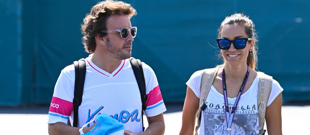 Fernando Alonso y Andrea Schlager, en el circuito de Miami este 6 de mayo de 2022