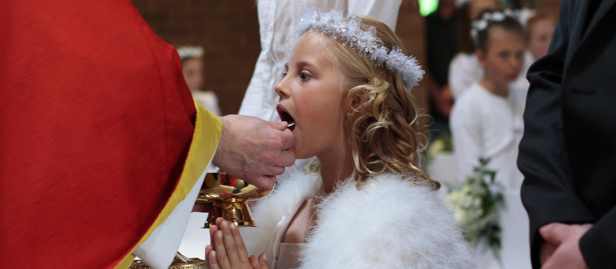 La primera comunión es uno de los momentos en que el cristianos toma conciencia de su fe