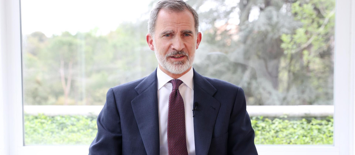 El rey Felipe VI participa a través de un video en el acto de la Fundación Princesa de Girona (FPdGi) en el que se ha anunciado el ganador del premio en su categoría "Internacional", que ha recaído en la activista medioambiental Trang Nguyen, de Vietnam, este martes