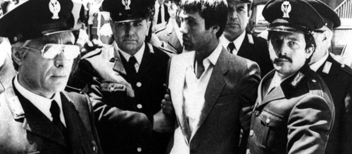 Ali Agca detenido en Roma tras atentar contra Juan Pablo II en 1981