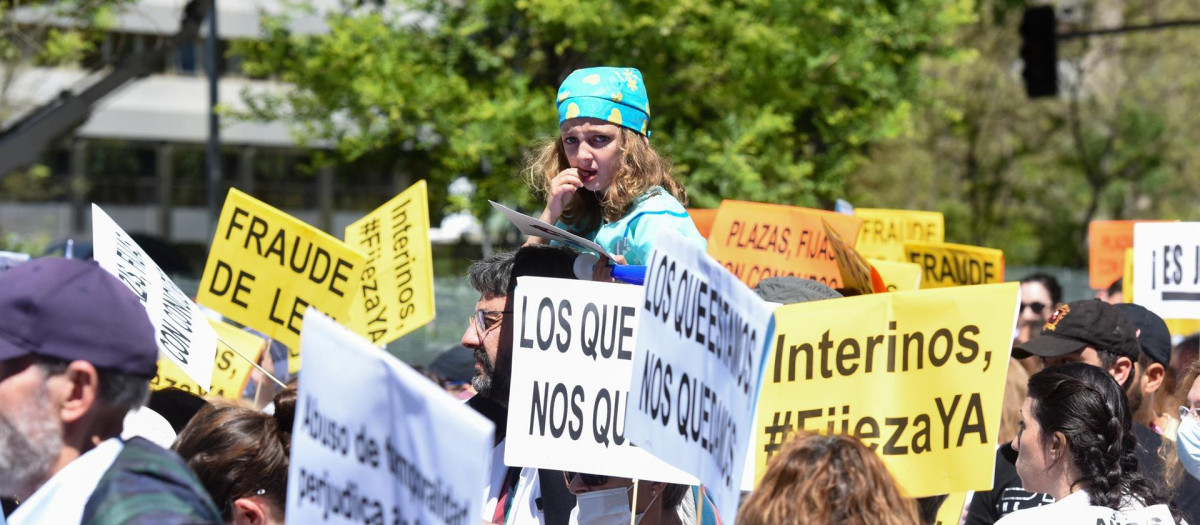 Varios sanitarios, de huelga