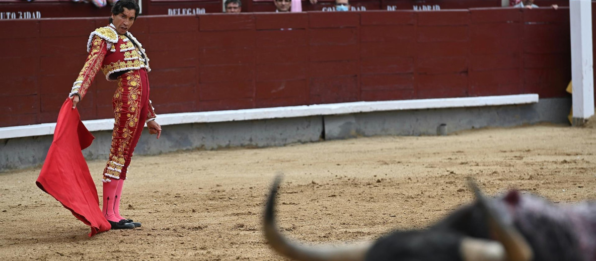 Curro Díaz cita al primero de la tarde en Las Ventas