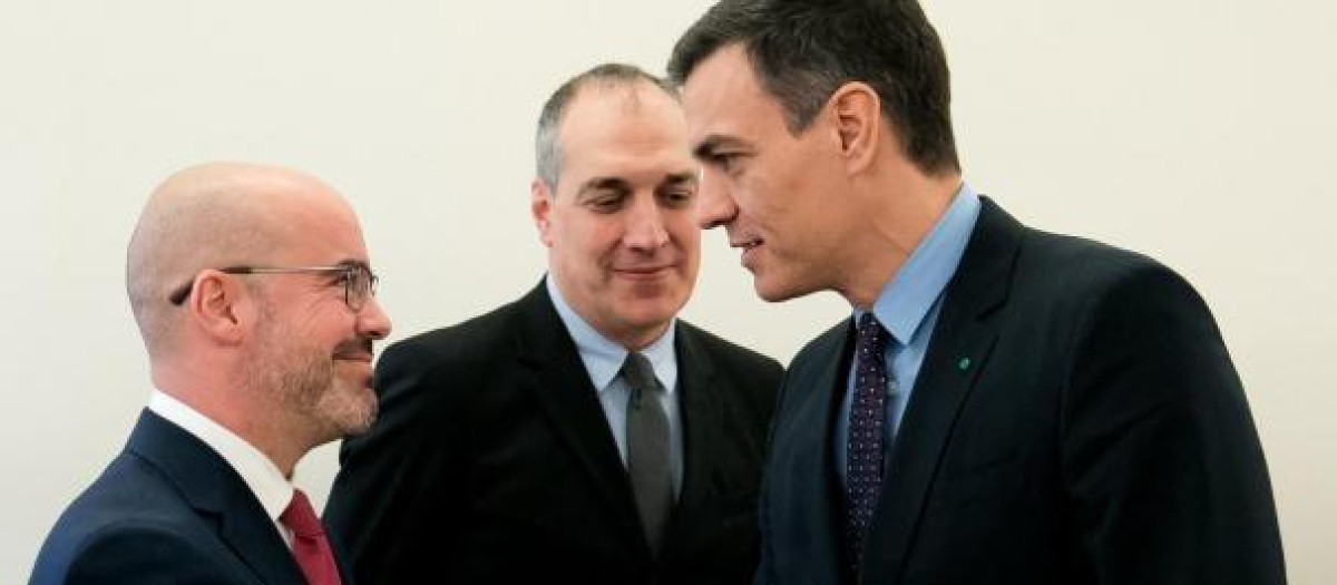 Francisco Martín Aguirre junto a Pedro Sánchez