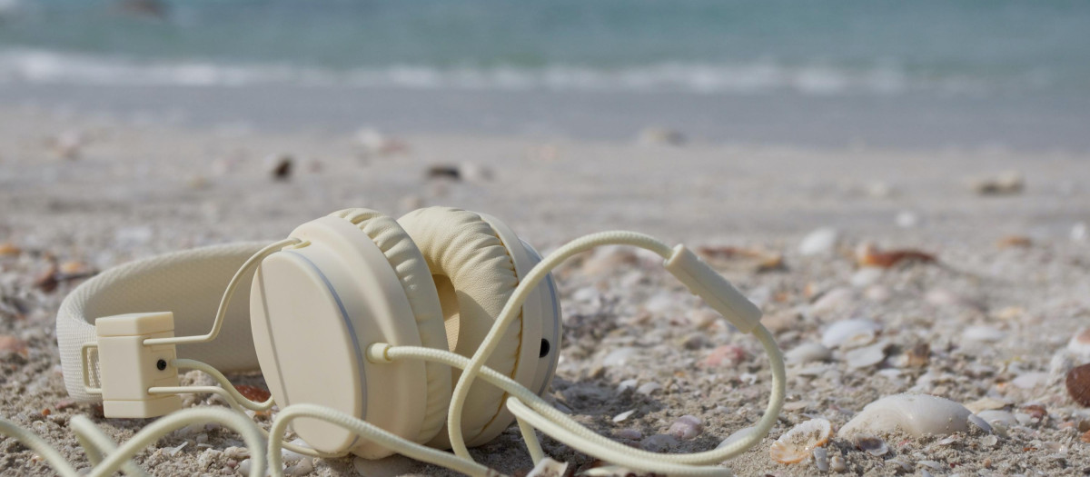 Las marcas luchan por vender auriculares con características diferentes