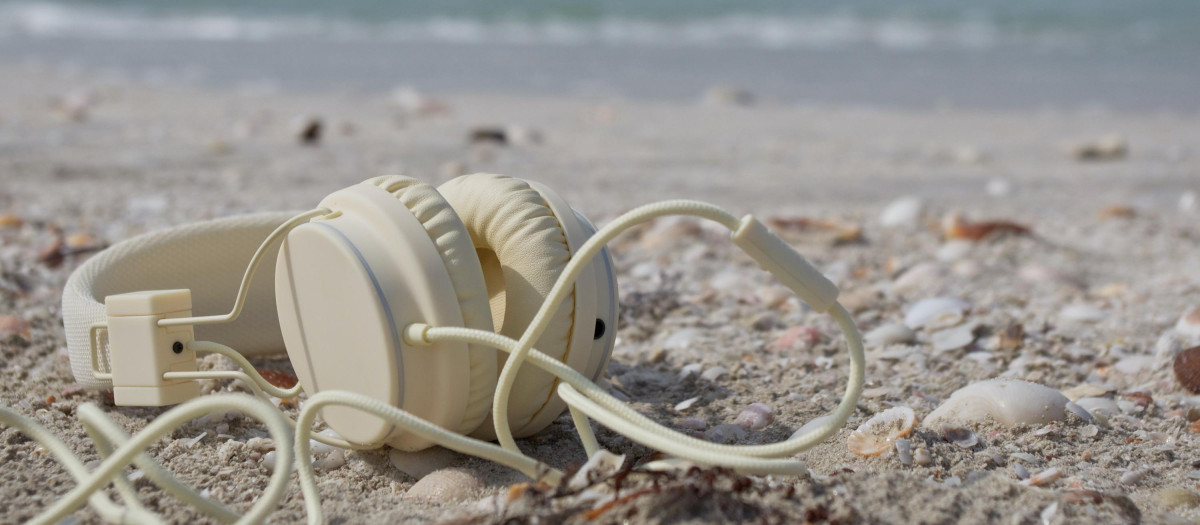 Las marcas luchan por vender auriculares con características diferentes