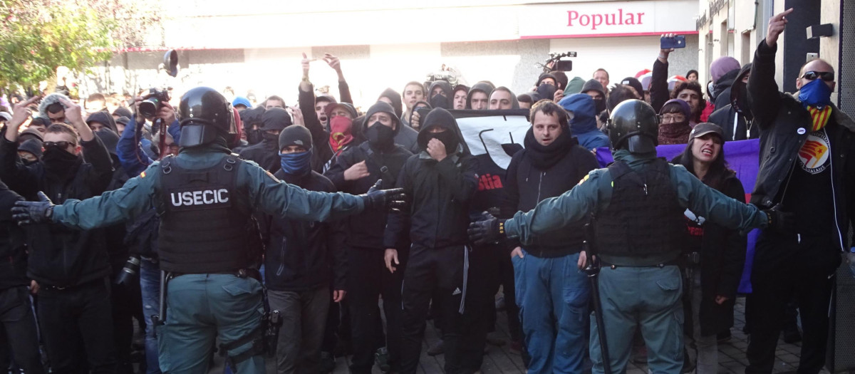 Grupos violentos en el acto de España Ciudadana en Alsasua en 2018