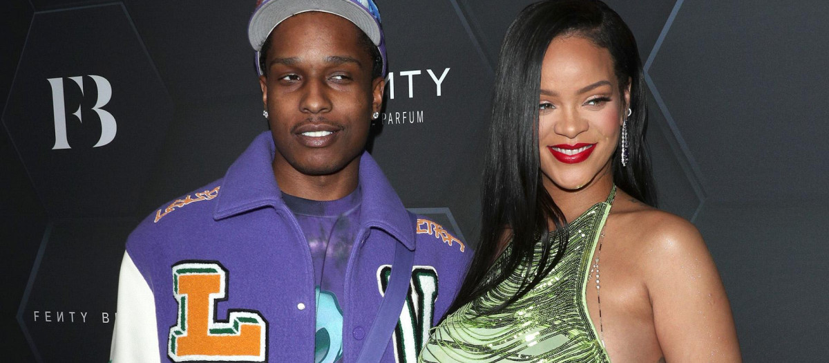Rihanna y Asap Rocky, durante un evento en Los Ángeles en febrero de 2022
