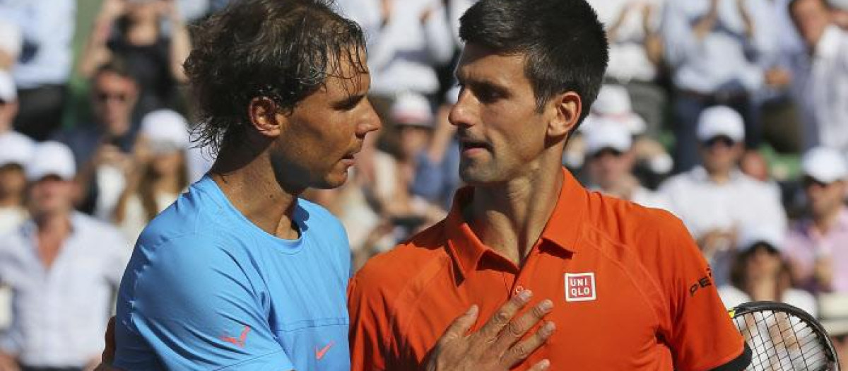Rafael Nadal y Novak Djokovic durante los cuartos de final de Roland Garros en 2015, un encuentro que podría repetirse en esta edición